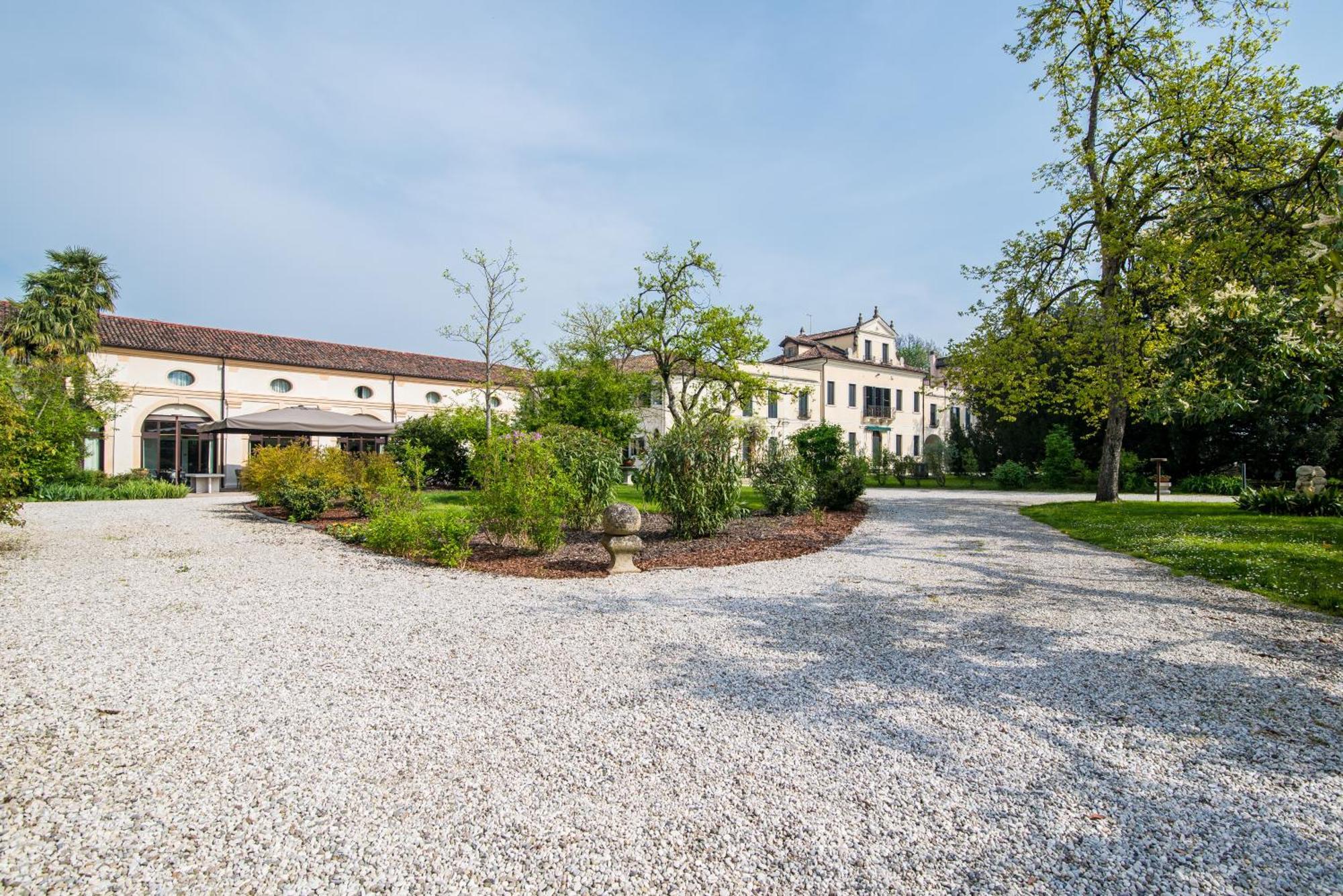 Hotel Ristorante Magia Del Brenta Fiesso dʼArtico Kültér fotó